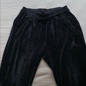 VELOUR JORDAN SWEATS